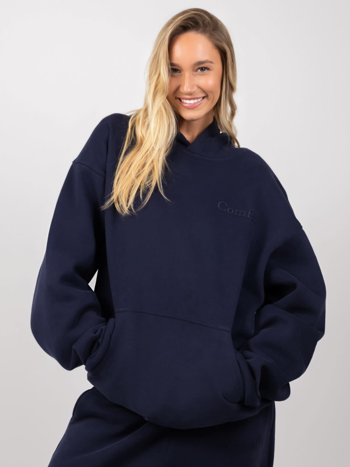 Qamis™ x Comfrt Unisex Minimalist Hoodie