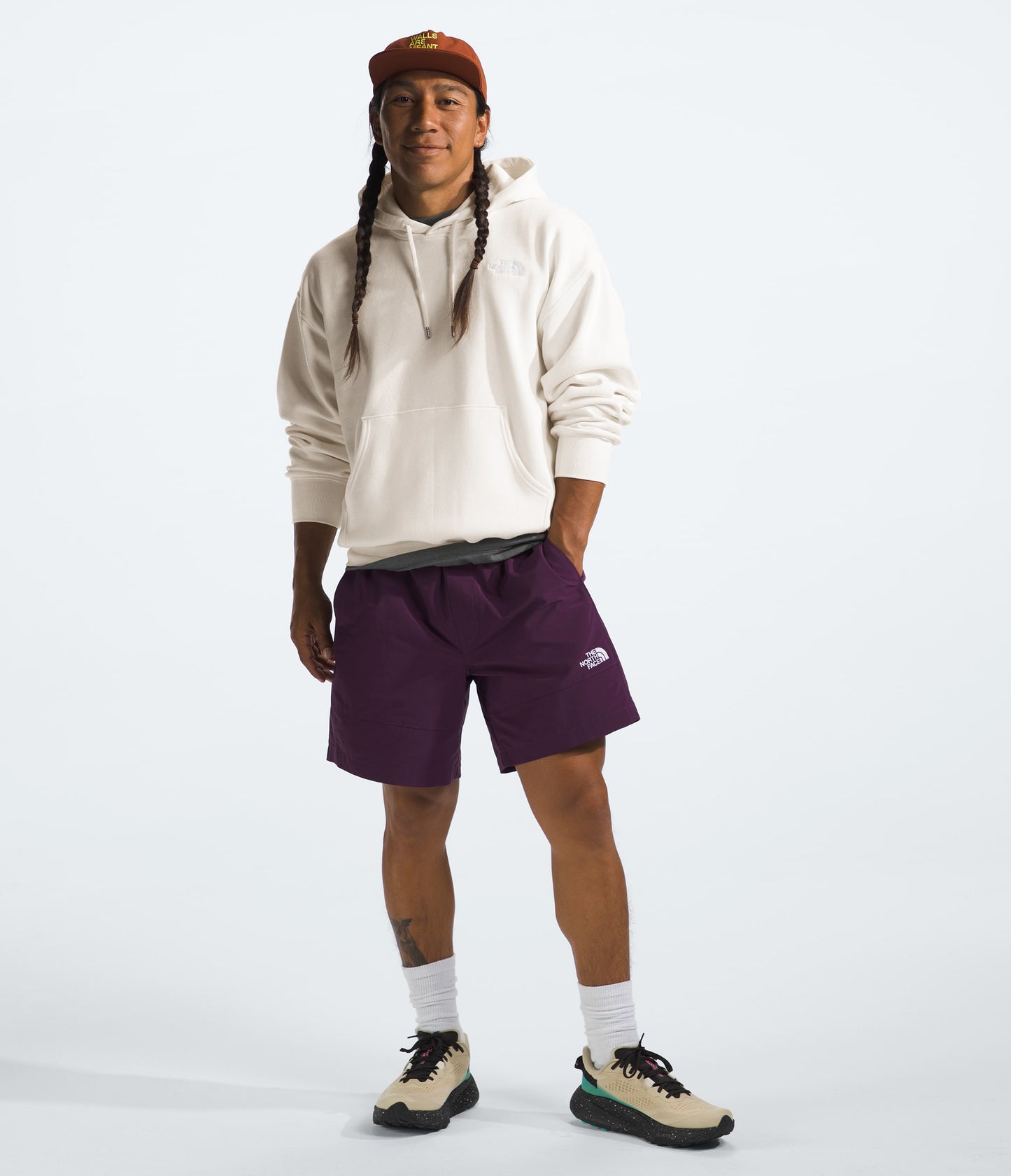 The North Face Men’s Evolution Vintage Hoodie – Retro Style, Modern Comfort